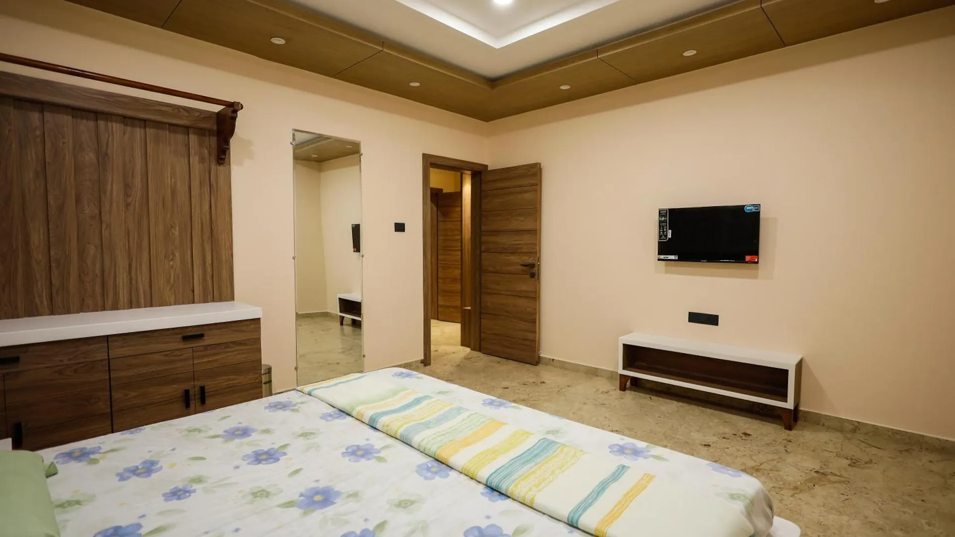 Myestay Elite The Ultimate Luxury Spacious Villa Benares