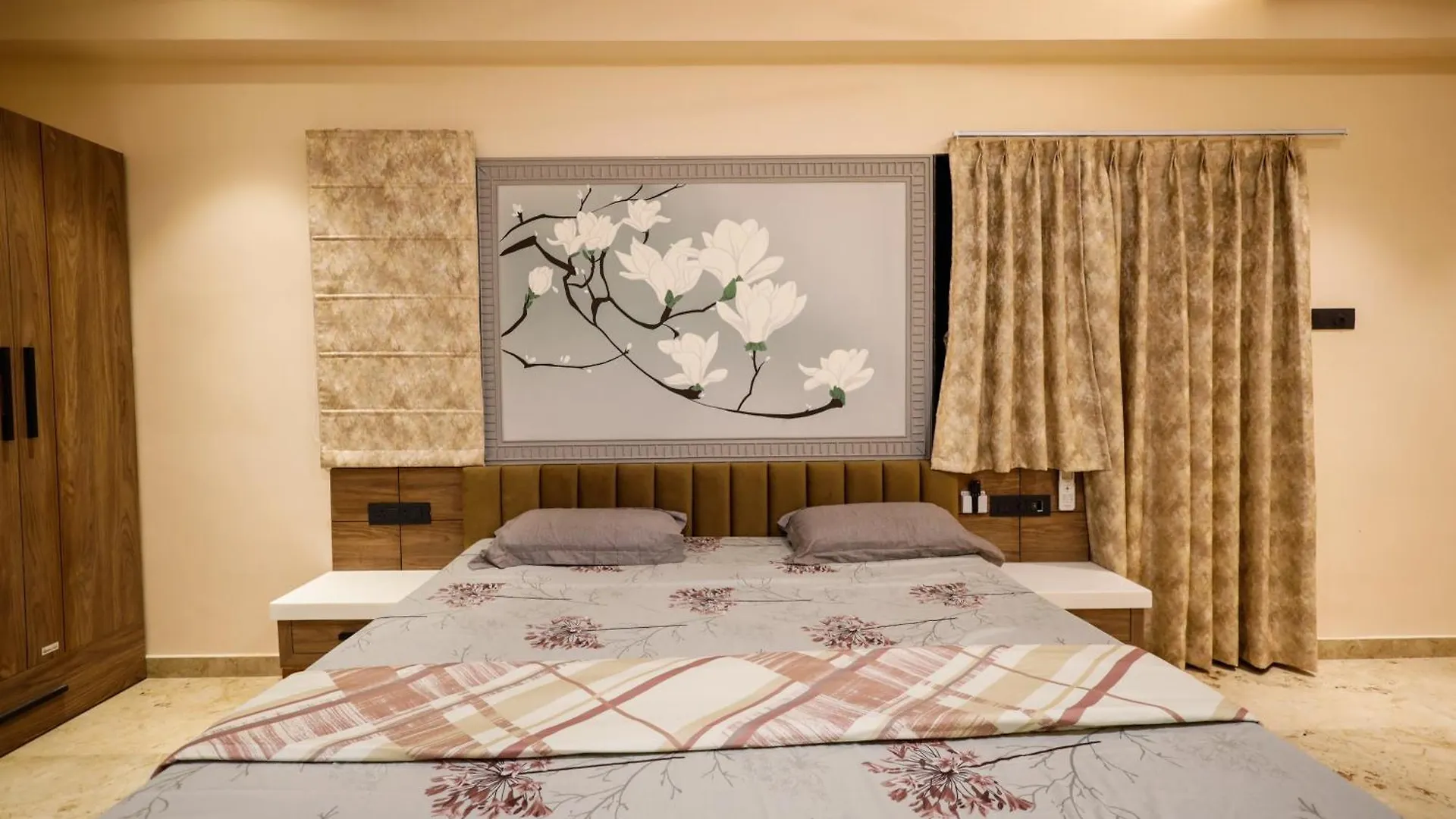 Myestay Elite The Ultimate Luxury Spacious Villa Benares